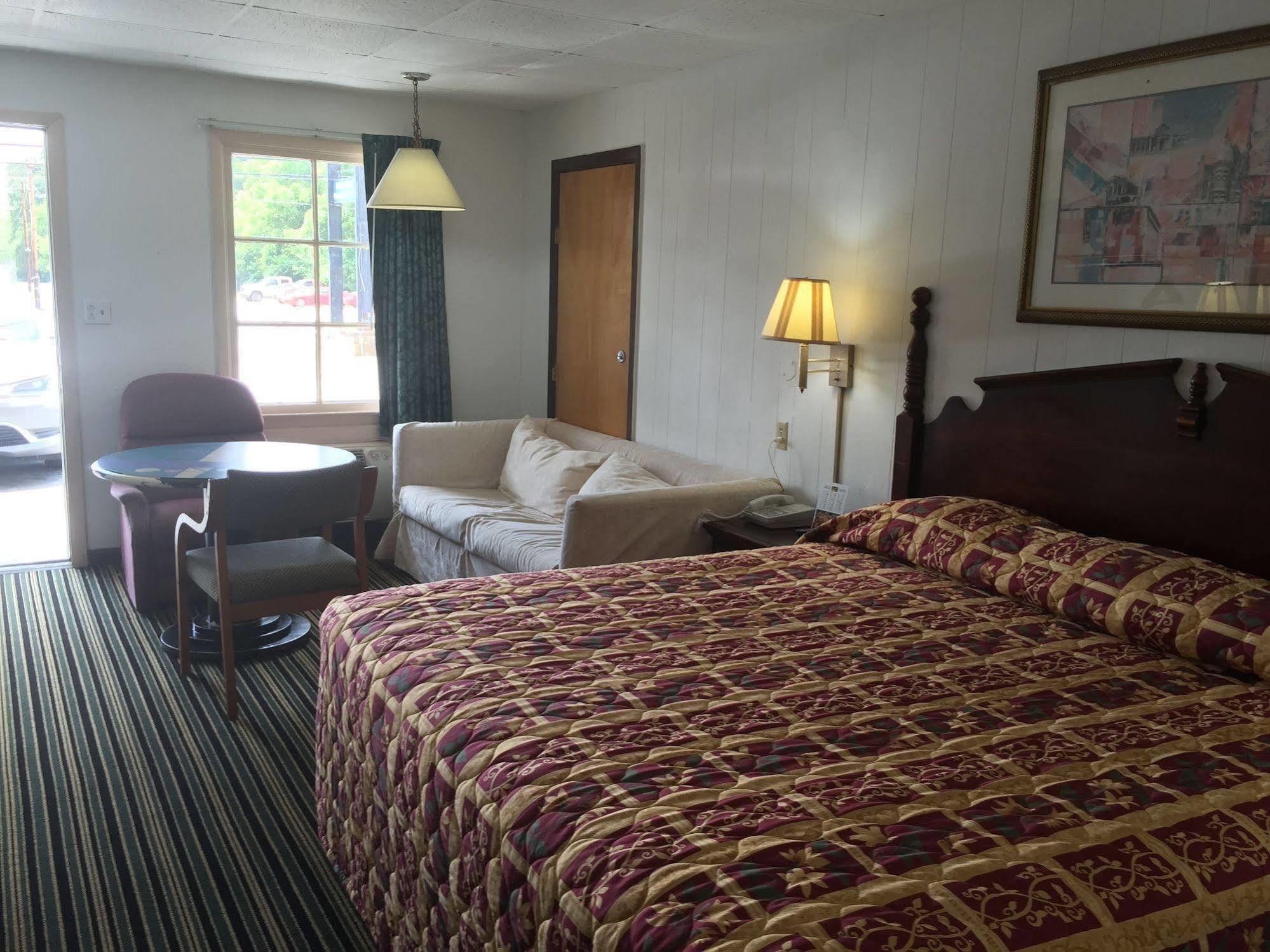 Scottish Inn And Suites Perry Exterior foto
